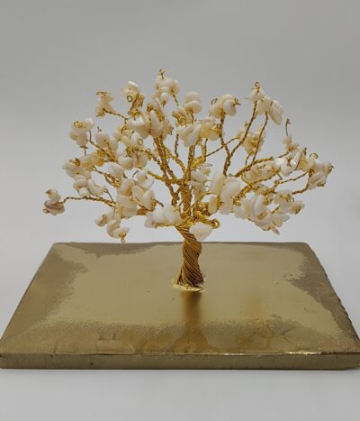 Árbol de Brillo Dorado: Pureza y Claridad de base dorada