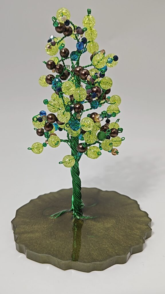 Árbol Susurro del Bosque: Armonía y Renovación