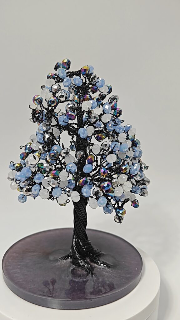 Argentum: El Árbol de la Resiliencia y la Luz Interior