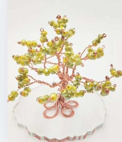 Árbol de Esperanza Verde: Renacimiento y Vitalidad